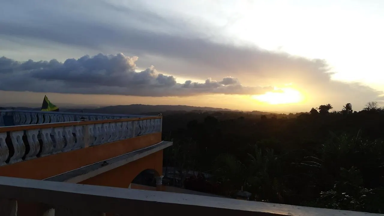 ** Alojamento de Acomodação e Pequeno-almoço Sue Yen Sen Place Acomodação com café da manhã Spring Garden Jamaica